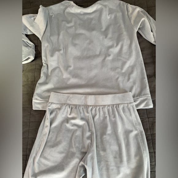 Koolaburra Soft Gray Lounge Wear Set - Picture 7 of 7